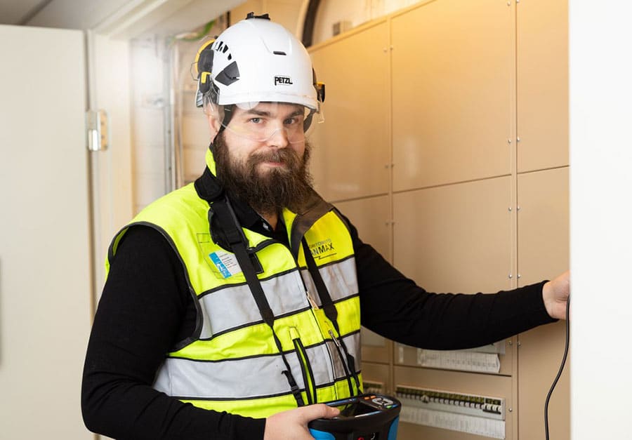 Jaakko Laitila on valtuutettu tarkastaja, jolta hoituvat sähkötarkastukset sekä varmennustarkastus - ota yhteyttä Insinööritoimisto Planmax Oy. Määräaikaistarkastukset onnistuvat, kun asilla on alan osaava ammattilainen.